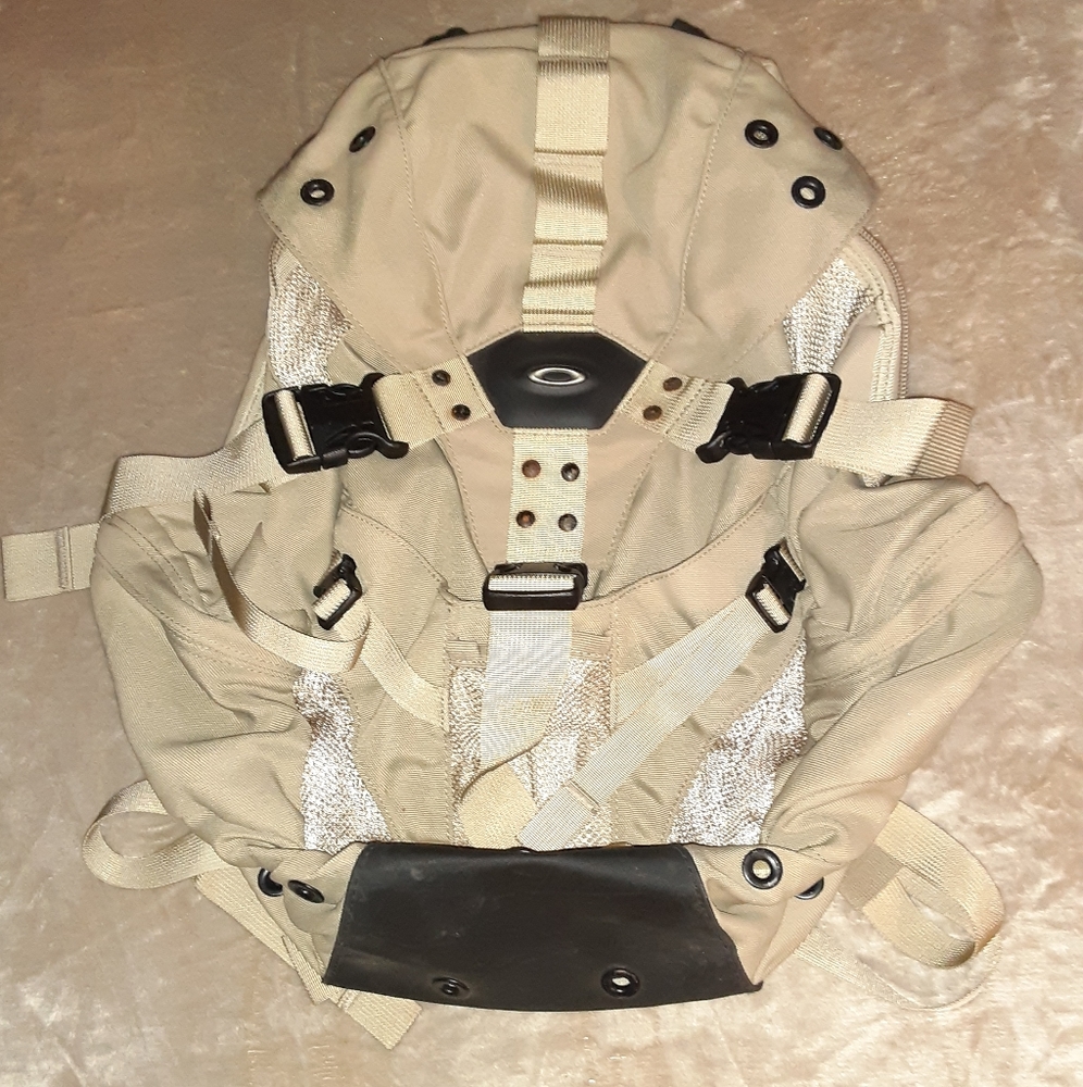 COPY - Oakley Icon Backpack Tan in Color